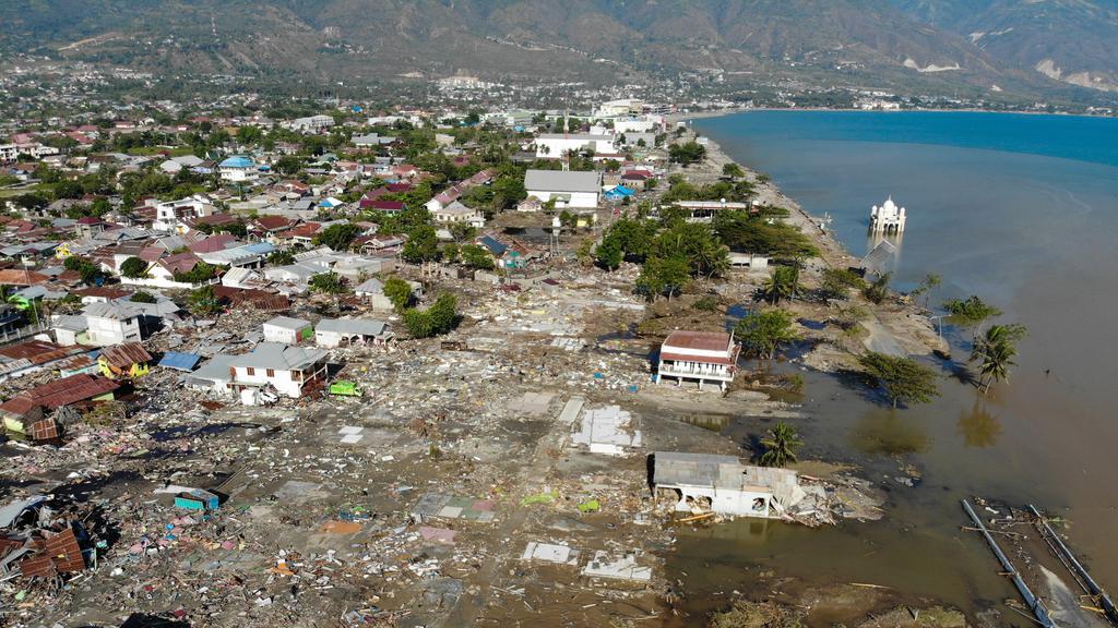079298600_1538369858-20181001-Gempa-Tsunami-Palu-1